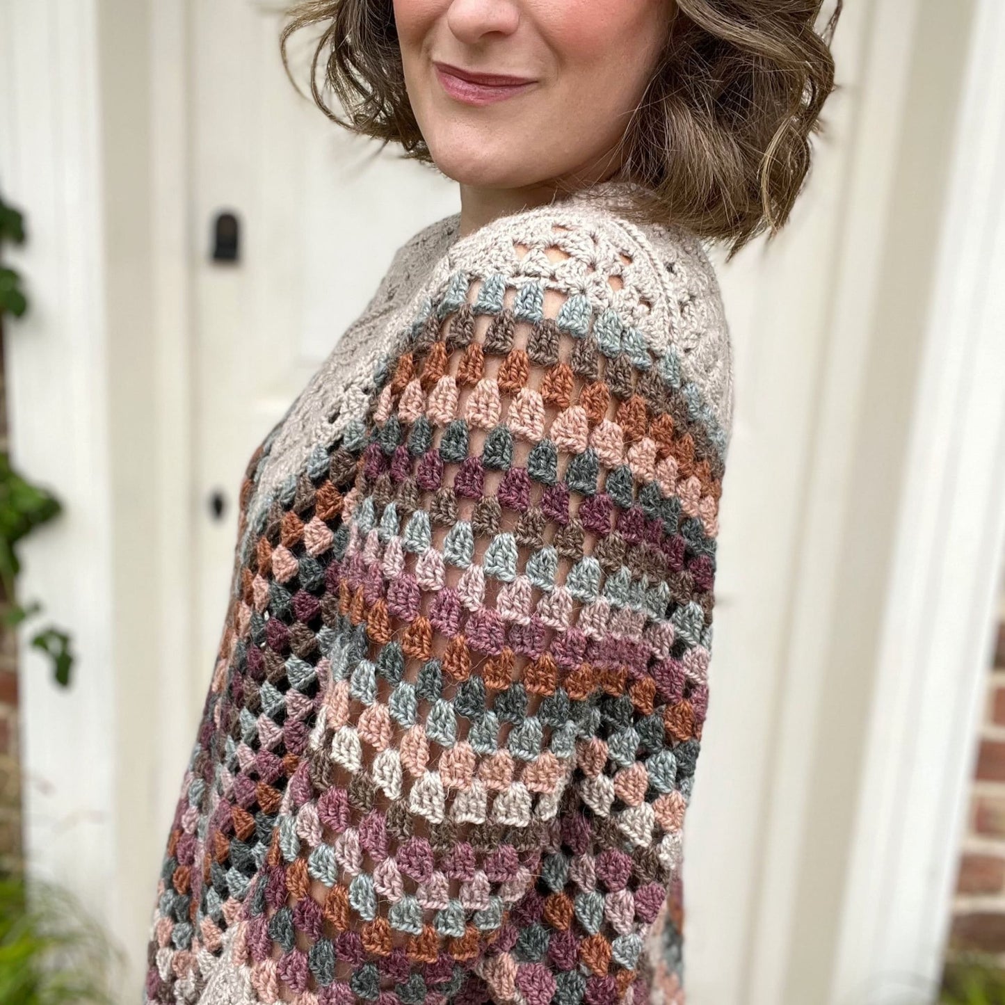 CROCHET PATTERN / Granny Square Poncho Pattern / Swoncho with Sleeves / Beginner Crochet Poncho Pattern