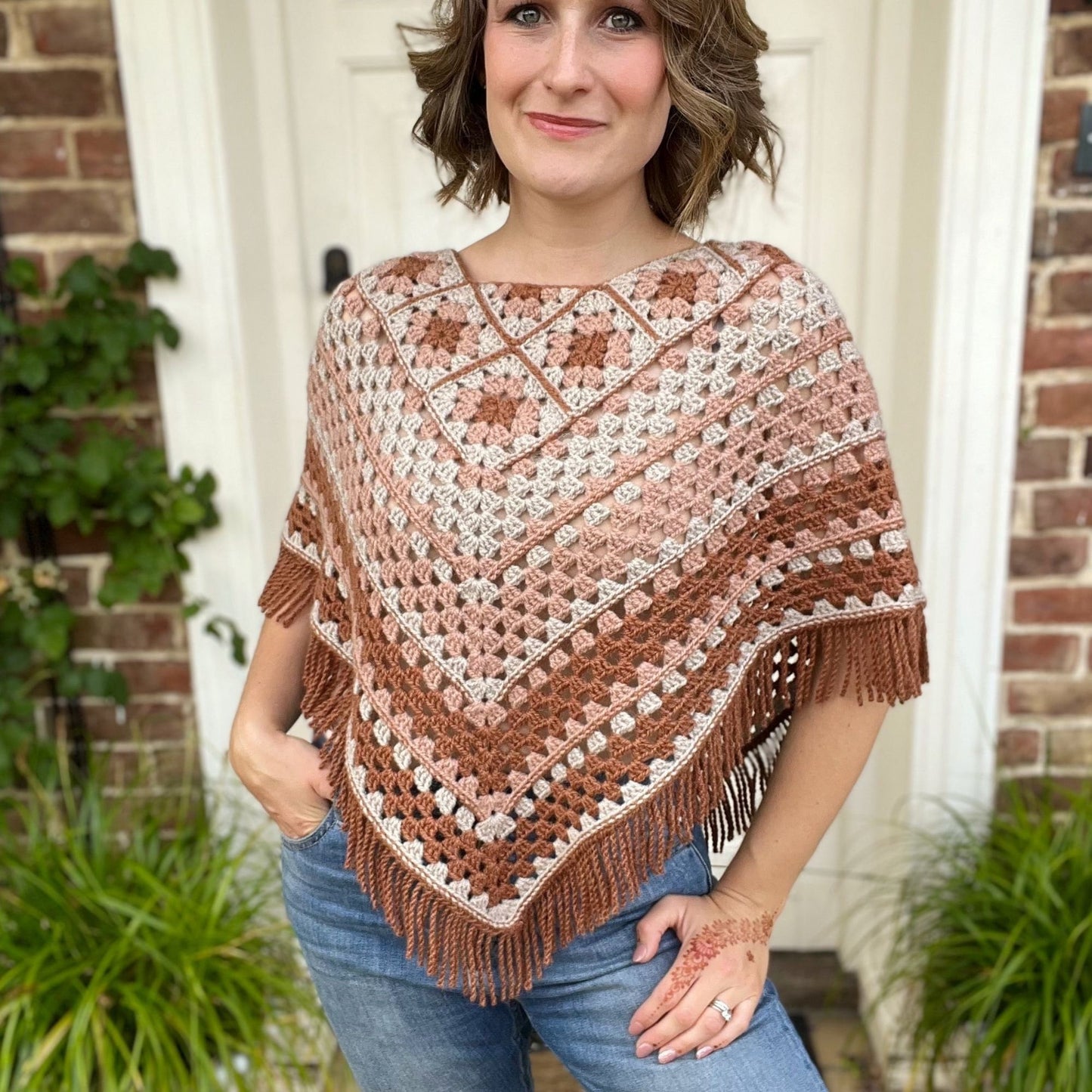 CROCHET PATTERN / Granny Square Poncho Pattern / Swoncho with Sleeves / Beginner Crochet Poncho Pattern