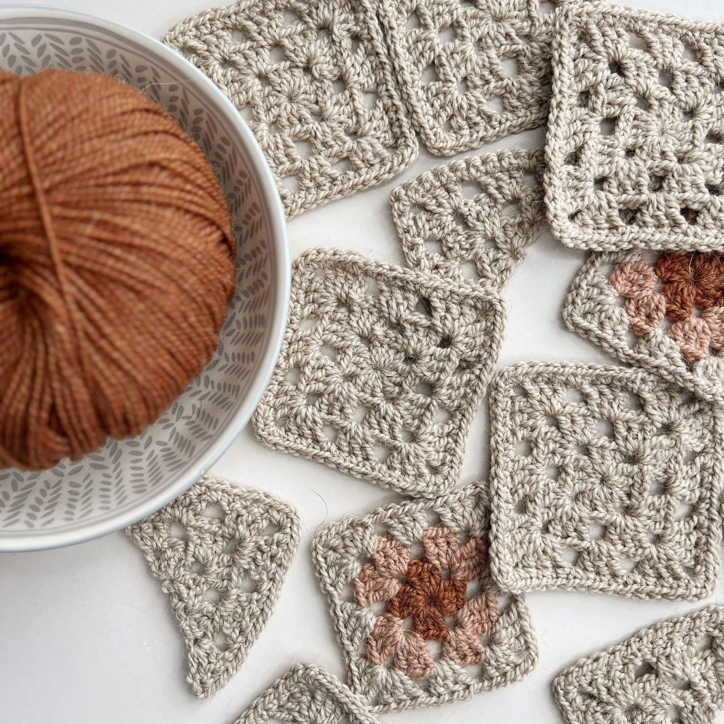 CROCHET PATTERN / Granny Square Poncho Pattern / Swoncho with Sleeves / Beginner Crochet Poncho Pattern